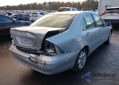 2003 Mercedes-Benz C 240 z USA, uszkodzony, nr VIN WDBRF61J53F391730